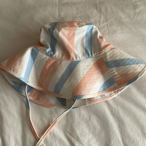 COPY - Lack of color bucket hat